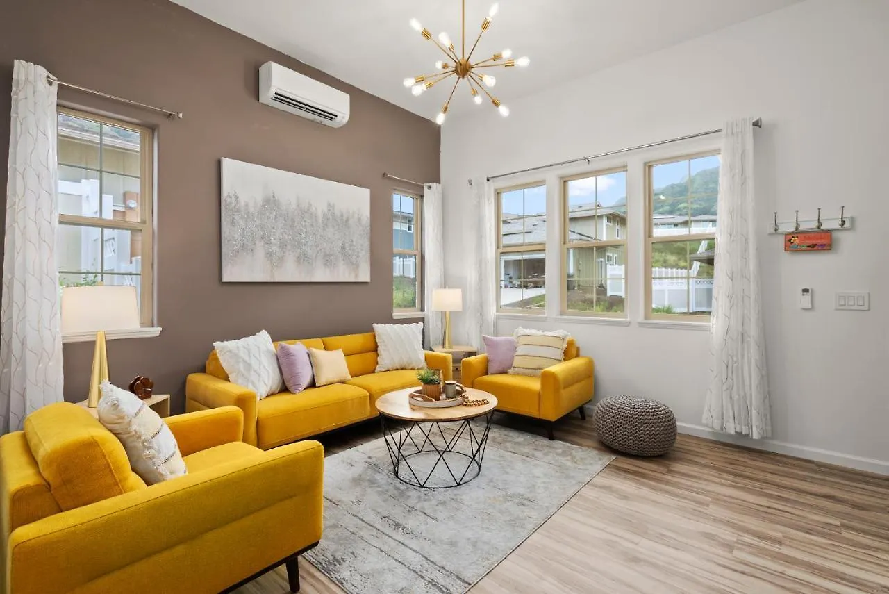 @Marbella Lane-Stunning Oc + Mt Views In Each Room Waianae
