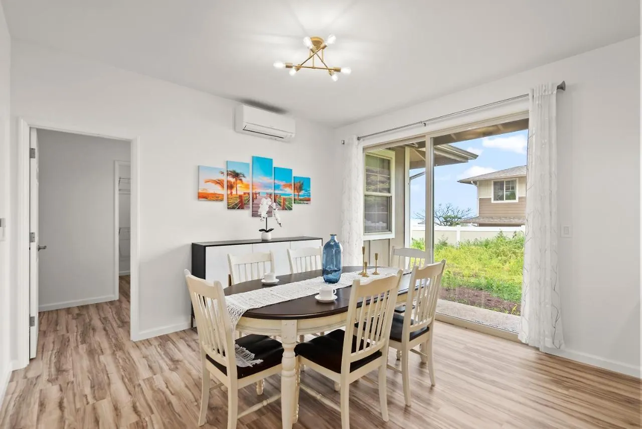 @Marbella Lane-Stunning Oc + Mt Views In Each Room Waianae 0*,