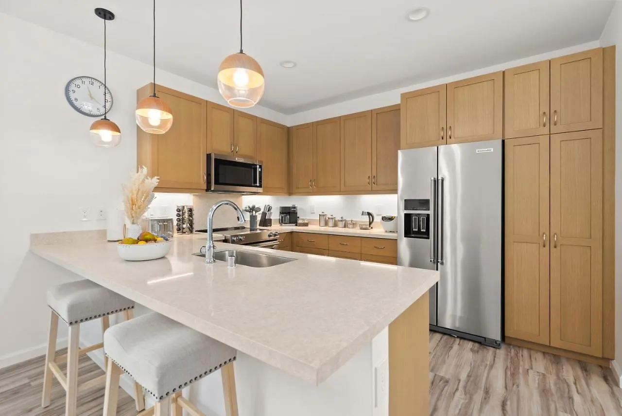 @Marbella Lane-Stunning Oc + Mt Views In Each Room Waianae 0*,