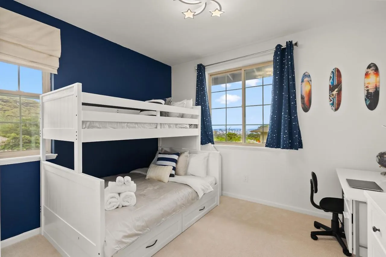 @Marbella Lane-Stunning Oc + Mt Views In Each Room Waianae